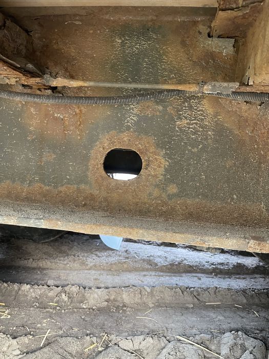 Przyczepa platforma dlużyca 4 osiowa do słomy balotów