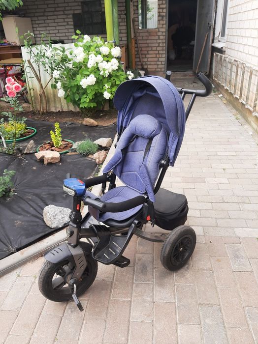 Продам детский трехколесный велосипед Azimut Neo.