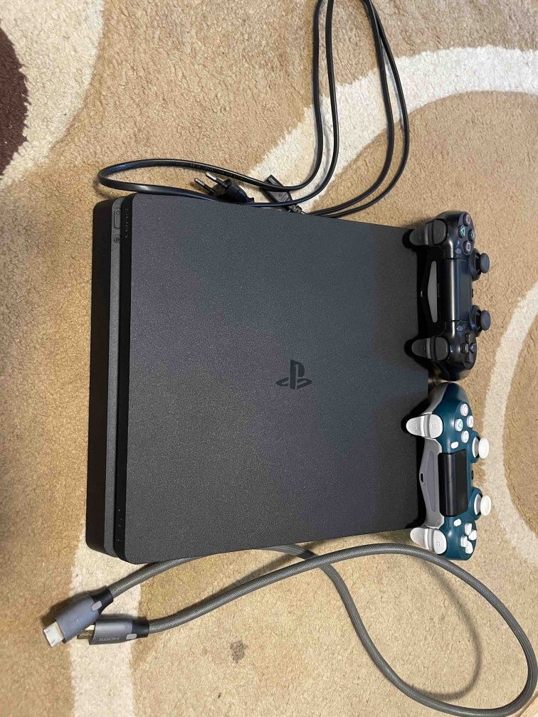 Продам Ps4 slim 1 гб