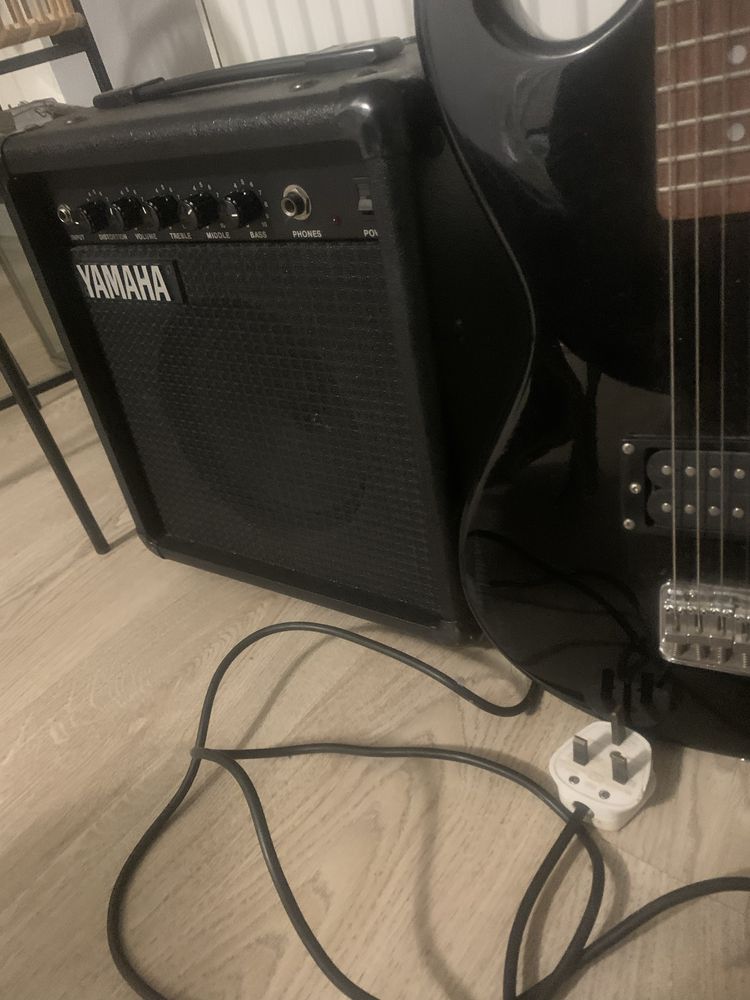 Wzmacniacz plus gitara elektryczna