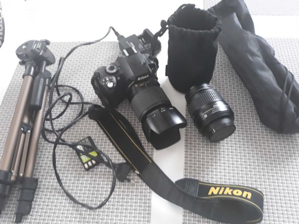 Sprzedam aparat lustrzankę Nikon D40 zoom