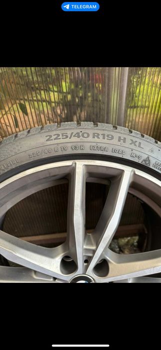 Продам резину R19 комплект літо і зима. Також є диски.