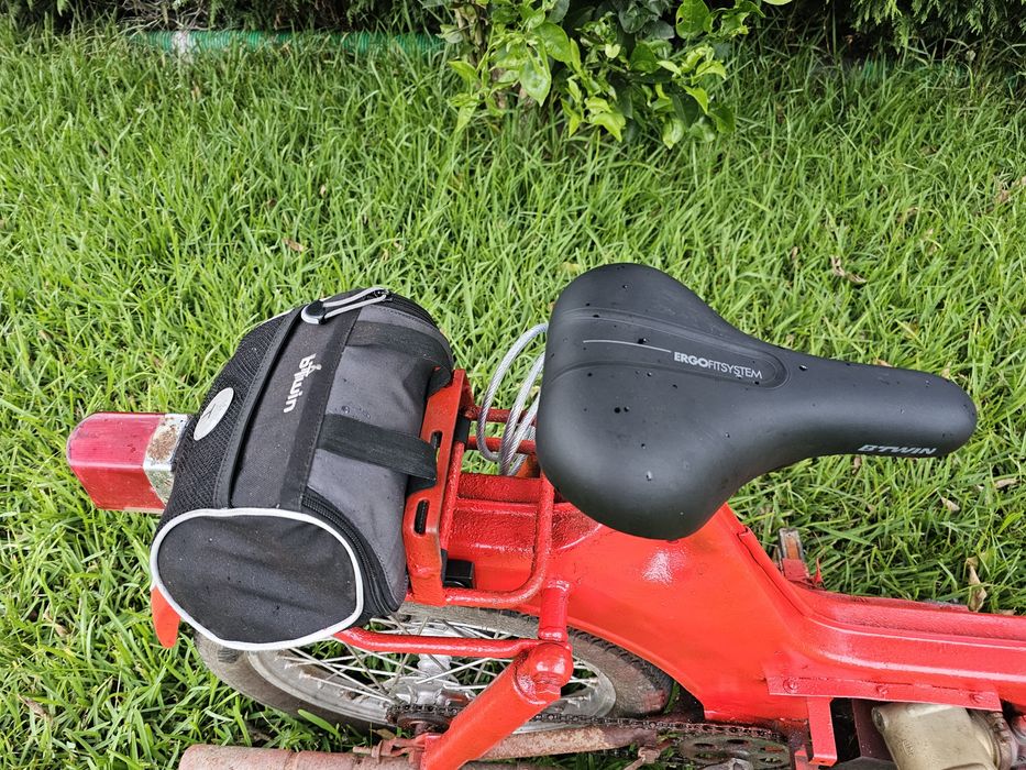 Motocicleta Casal (pedais/ mobilete) Possível conduzir sem carta.