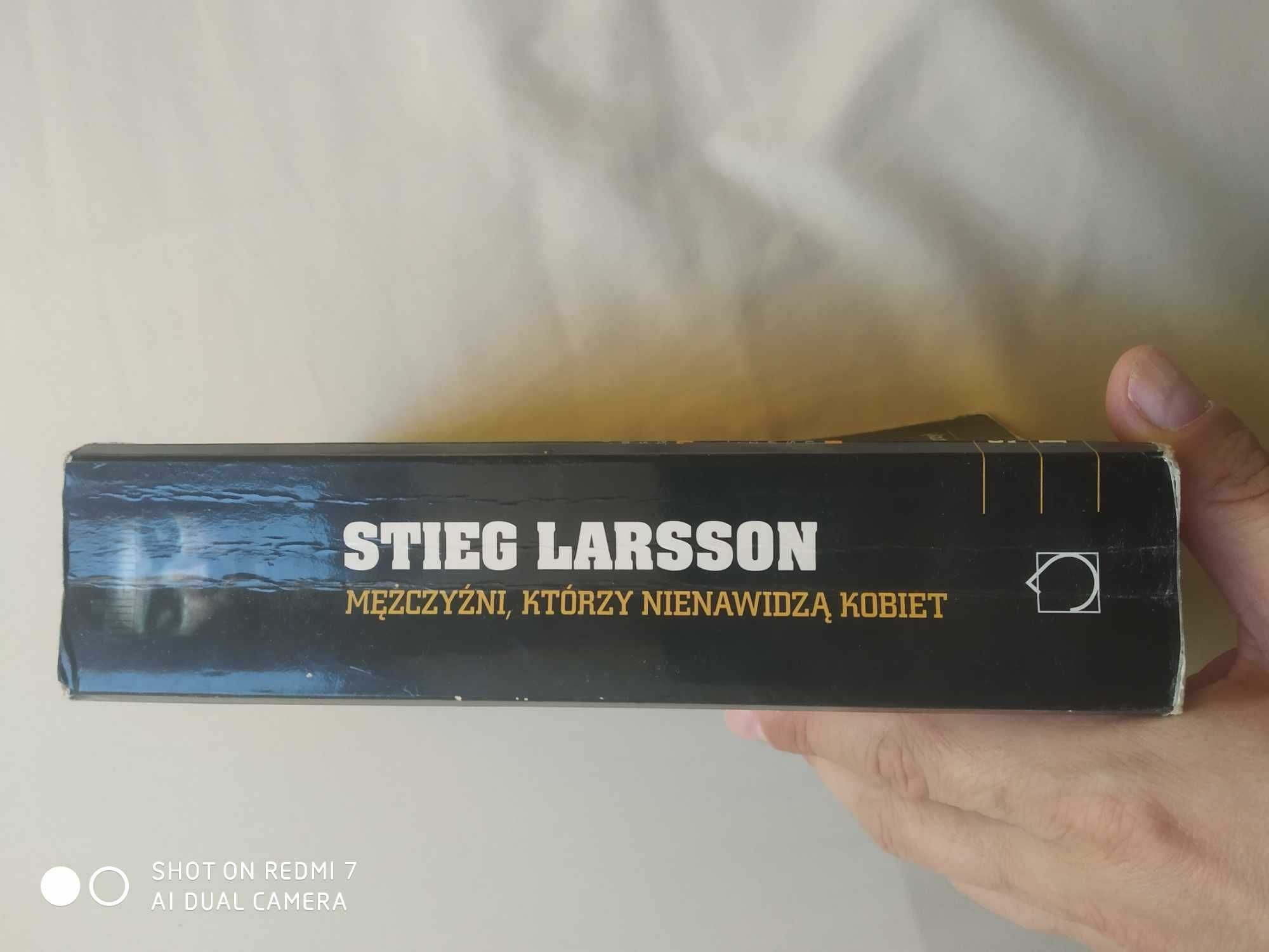 Stieg Larsson. Millenium. Mężczyźni, którzy nienawidzą kobiet