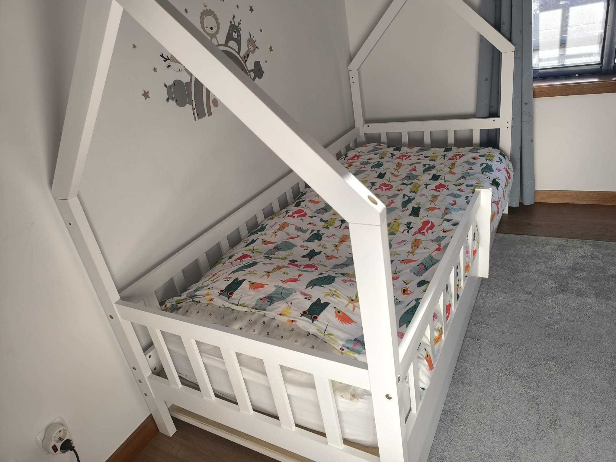 Cama dupla de criança com colchão