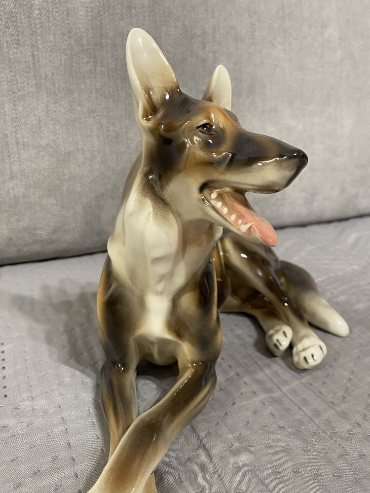 Porcelanowa figurka psa Austria Keramos