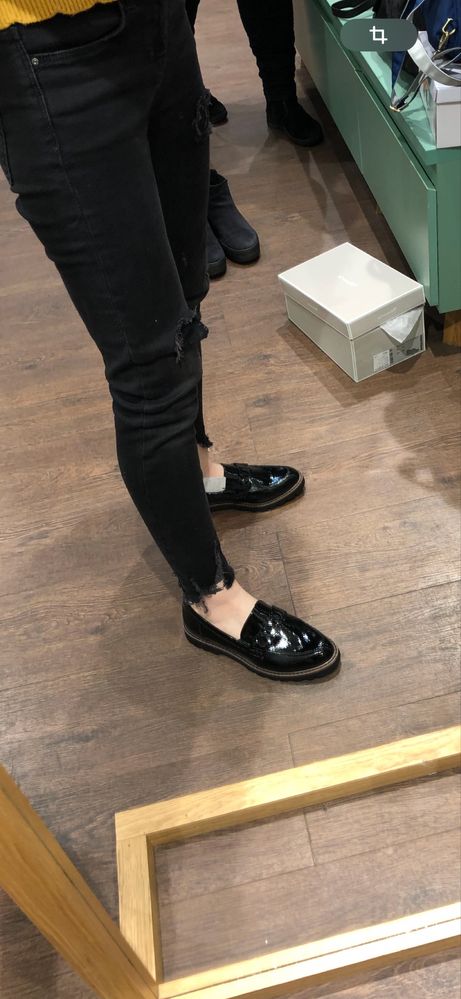 Лофери zara черные, лаковые, туфли на плоской подошве