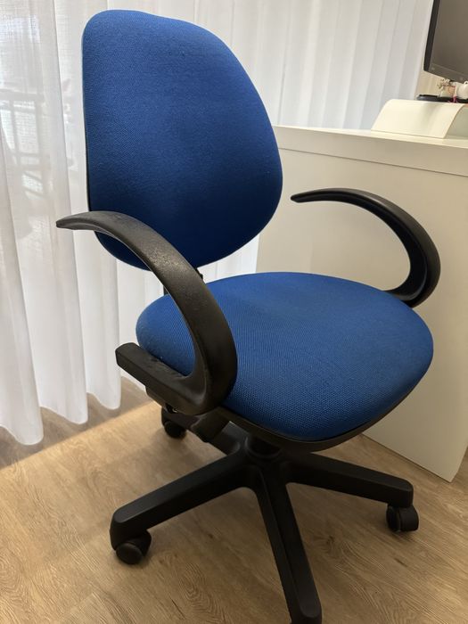 Cadeira escritorio com rodas