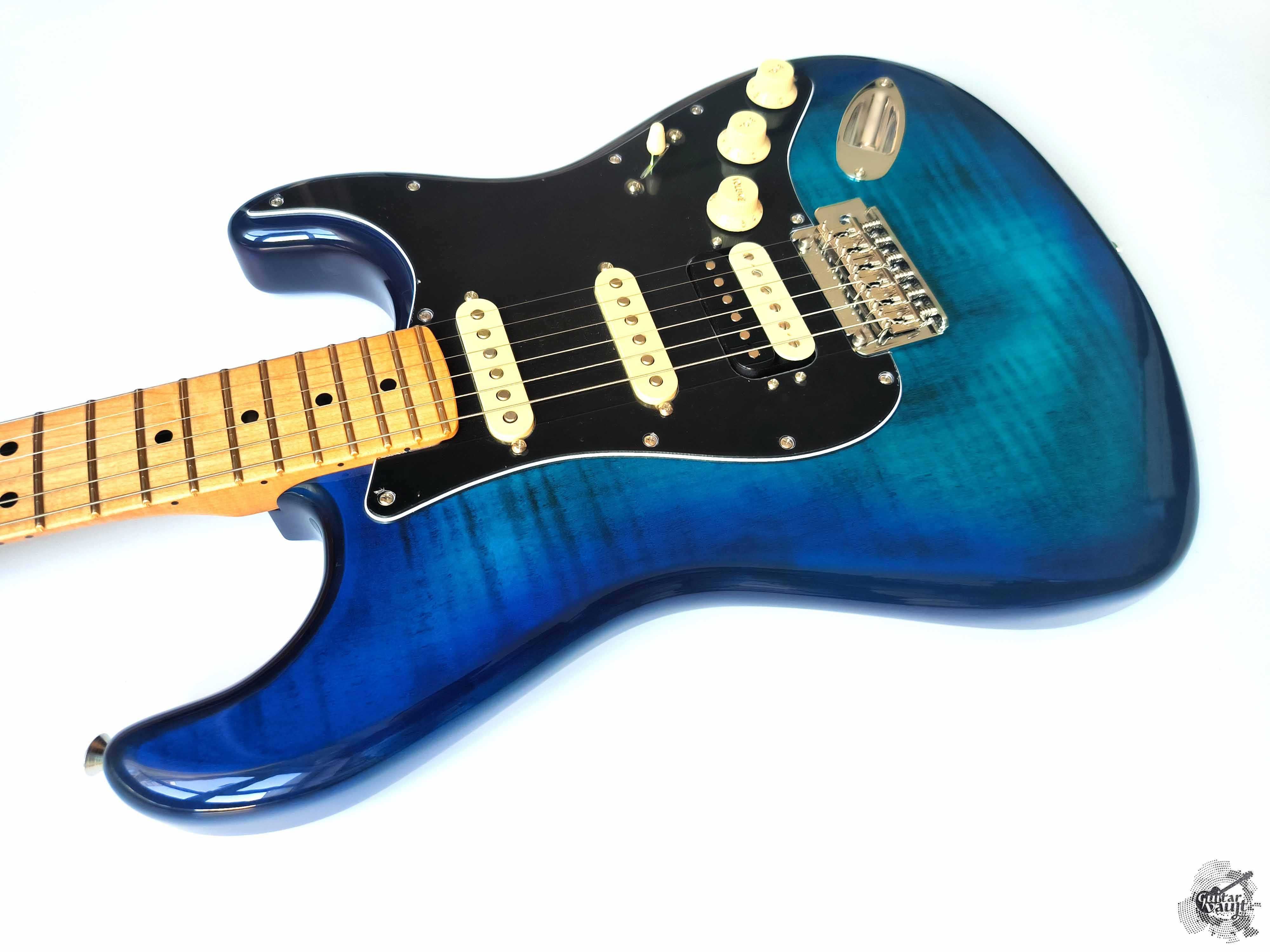 '2025 Fender® Limited Edition Player II Stratocaster® HSS Blue Burst