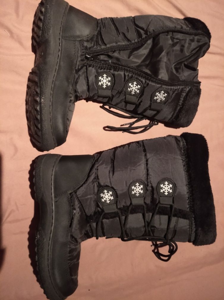 Зимові чоботи з вологостійкої тканини