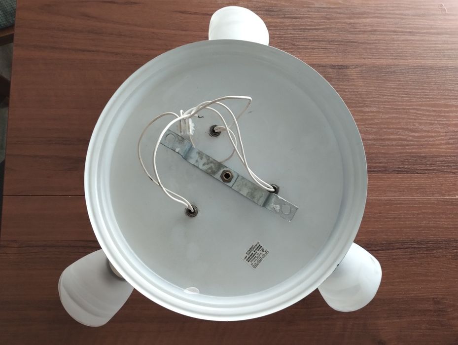 Lampa sufitowa potrójna