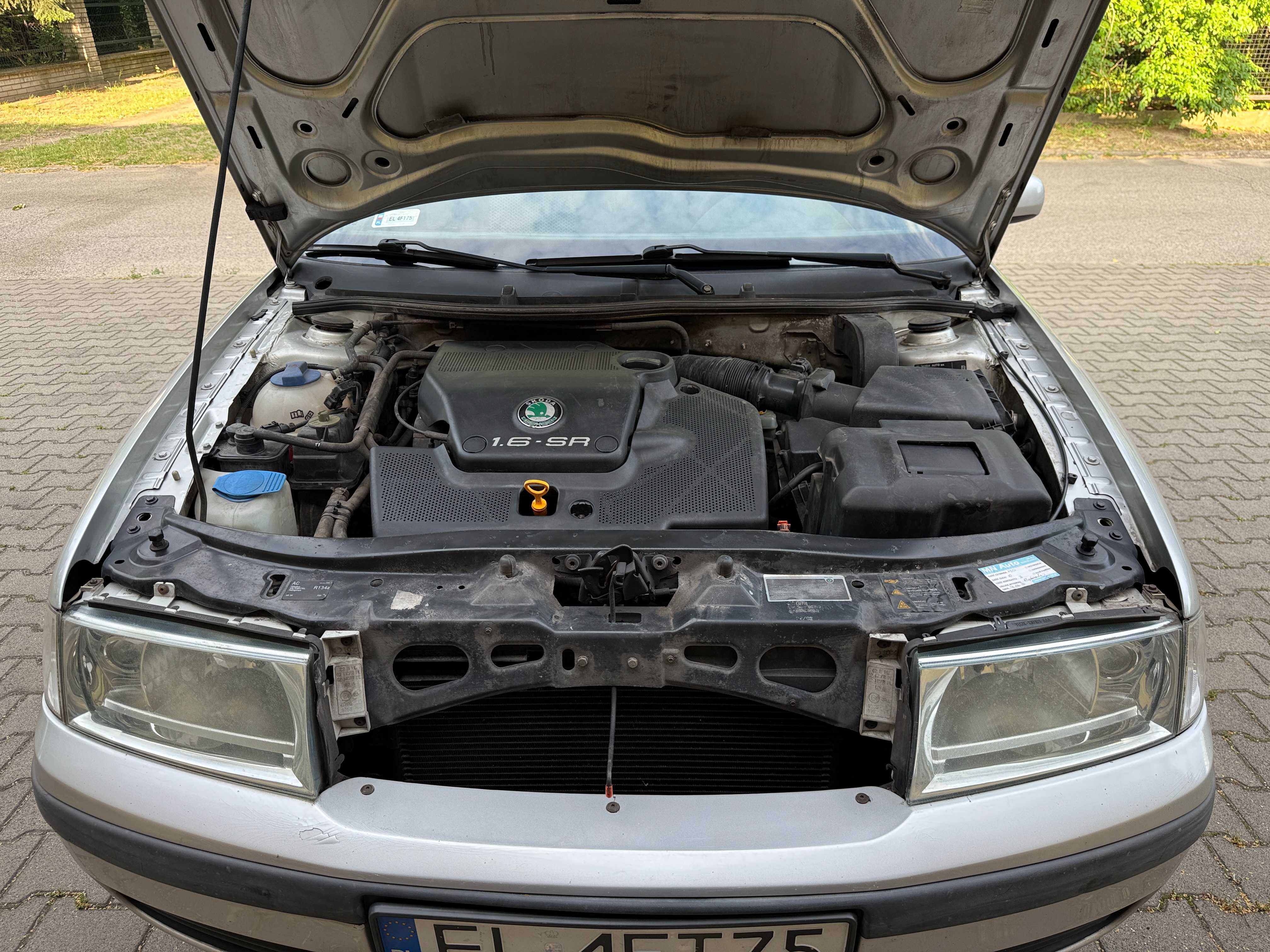 Skoda Octavia hatchback 1.6 SR 101KM 2002r. Zadbany