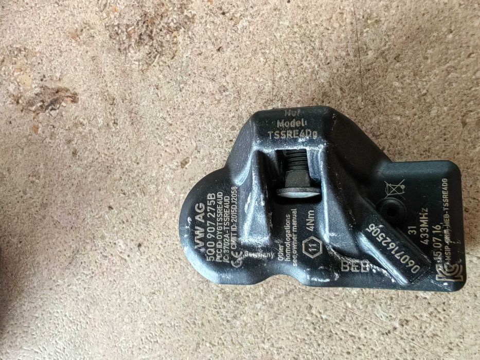 Czujnik ciśnienia w koła TPMS Audi A4 A6 VW Golf Passat Skoda 5Q0