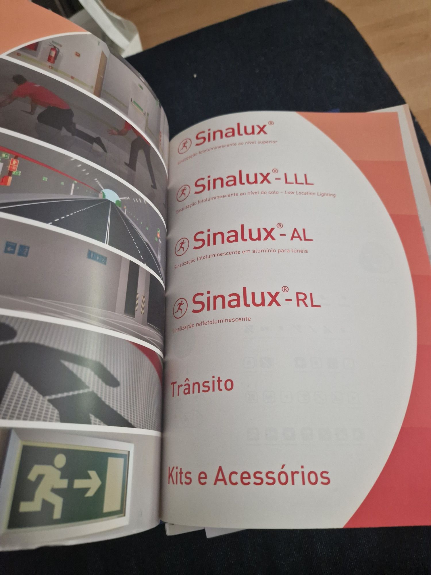 Livro 'Sinalux' em excelente estado