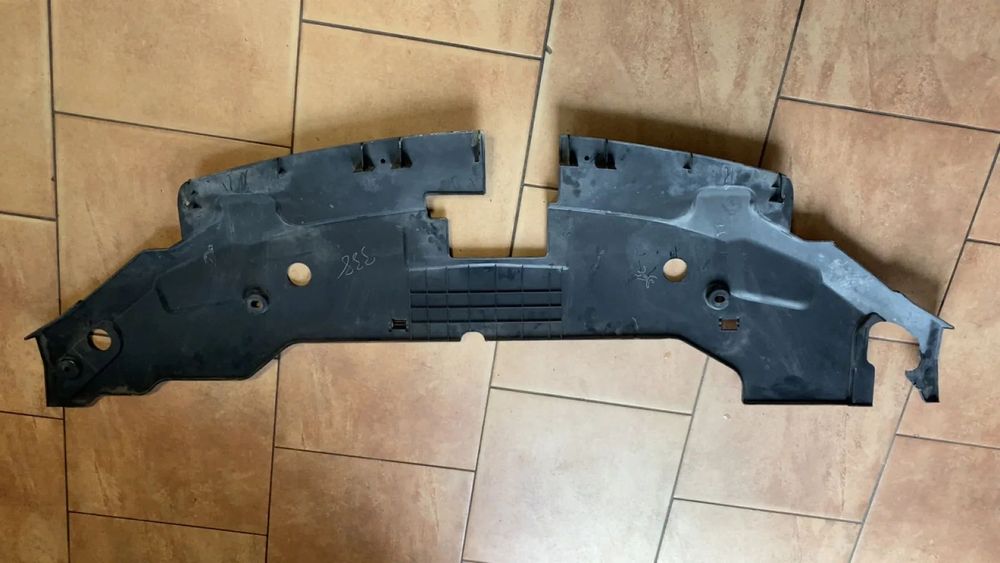 OSŁONA PASA PRZEDNIEGO PRZÓD FORD MUSTANG V BR33 8C291 AA LEKKO USZKODZONE