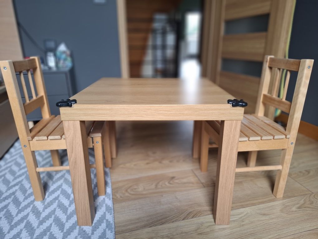 Stolik Ikea + 2 krzesełka Ikea Svala