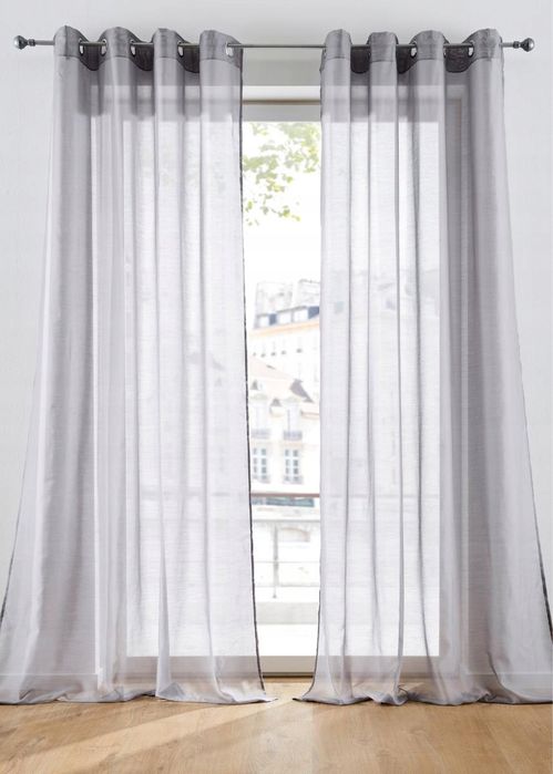 B.P.C. zasłona szara na kółkach 145x140 cm.