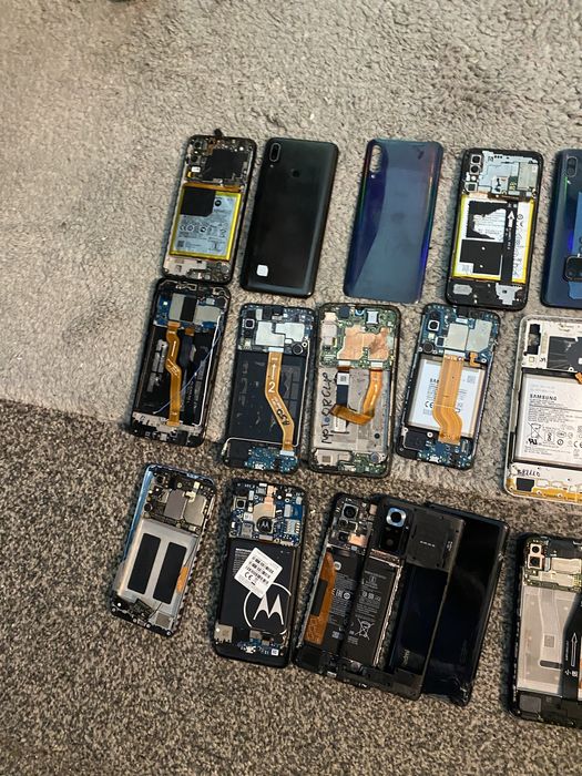 Telefony na części