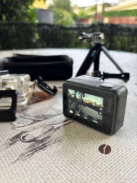 GoPro HERO 6 Black com vários acessórios
