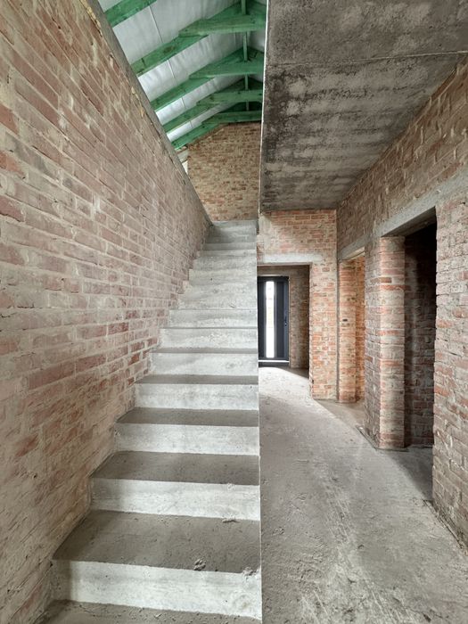 Будинок 140 м² з гаражем, мансардою. Ділянка 5 сот, Обарів, Авторинок