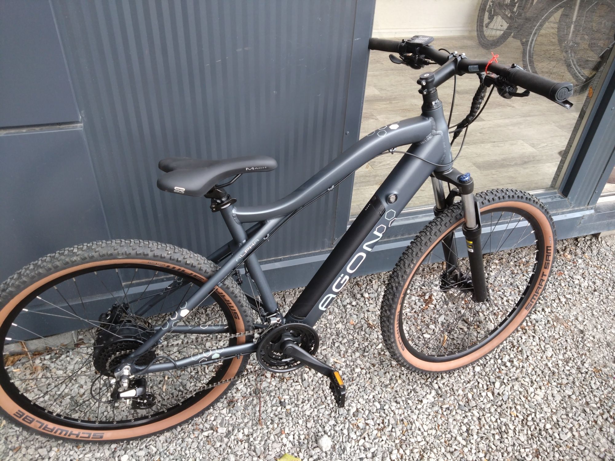 Rower elektryczny Trekking jak nowy Powystawowy