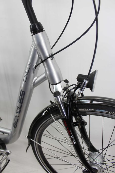 Aluminiowy rower damski BICYCLES koła 28 8 biegów NEXUS