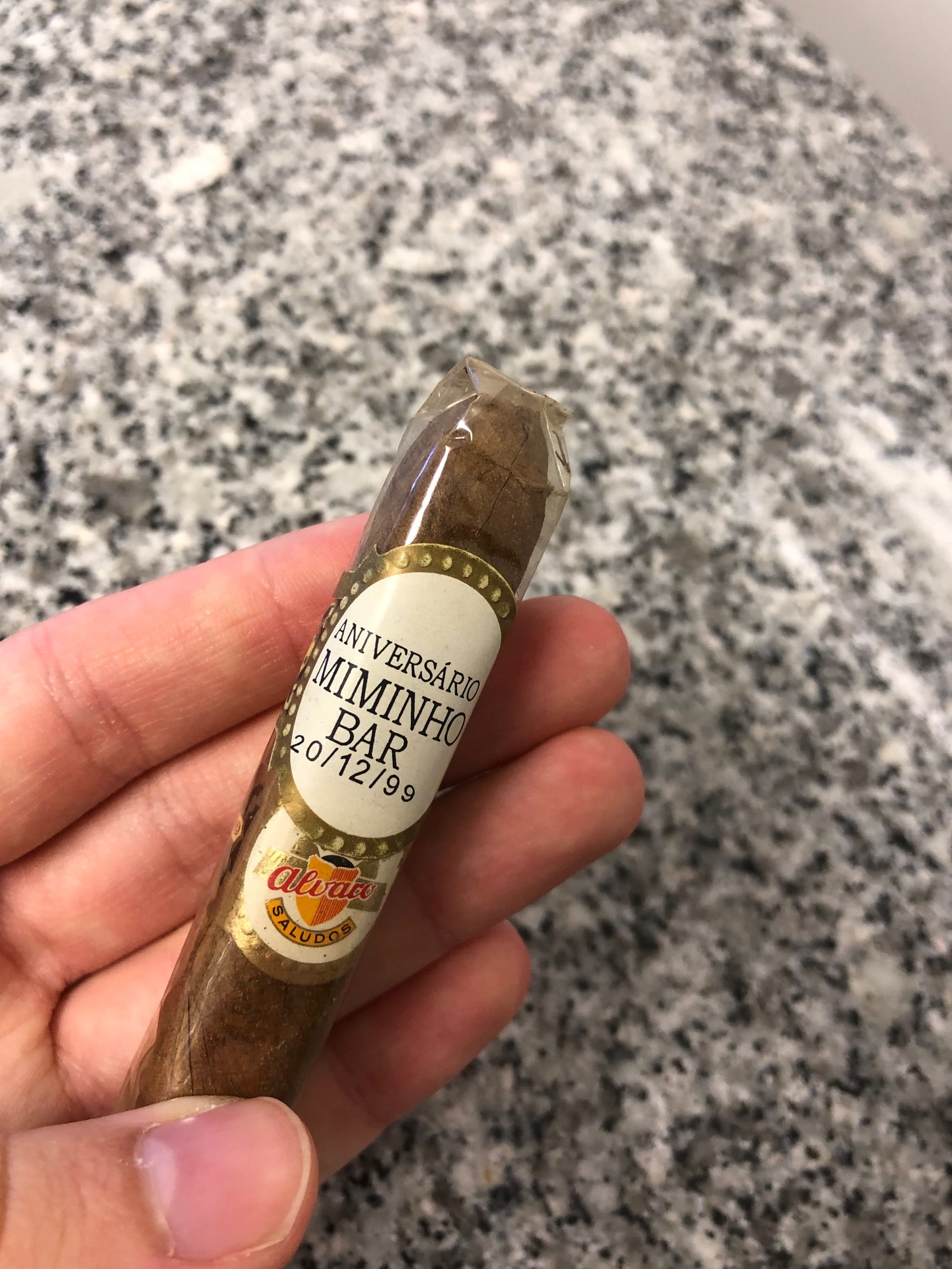 Cigarro anos 80 NOVO