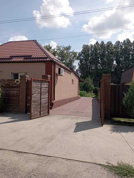 Продам дом с ремонтом в Яворницком (Илларионово). Зайти и жить