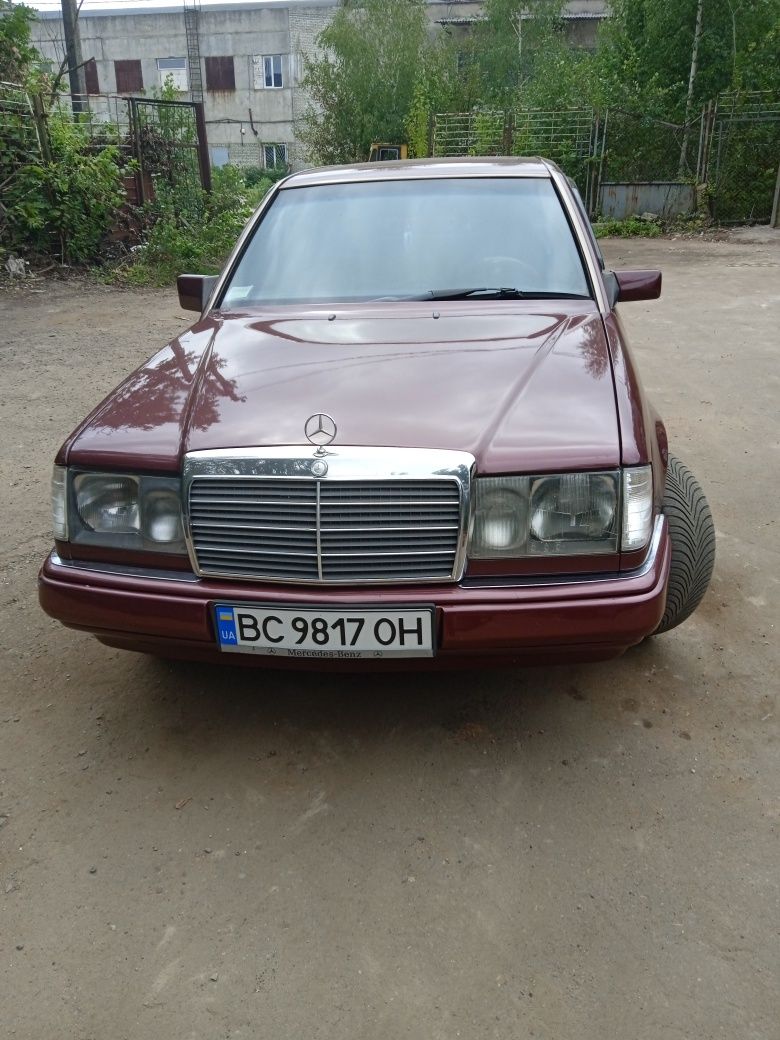 Mercedes Benz E124