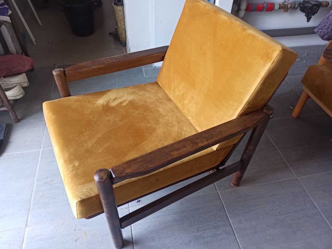 Fotel w stylu PRL tapicerowany