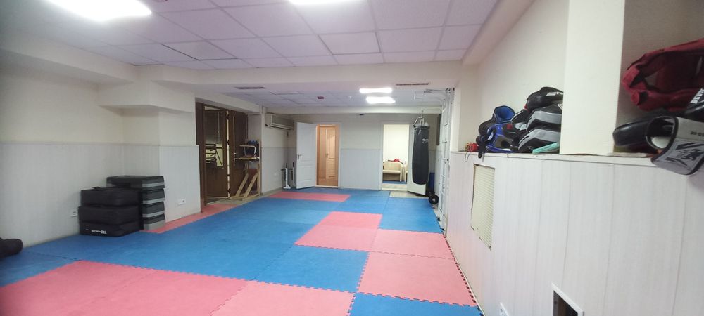 Без комиссии. Аренда помещения - 110 м², ст.м. Олимпийская.