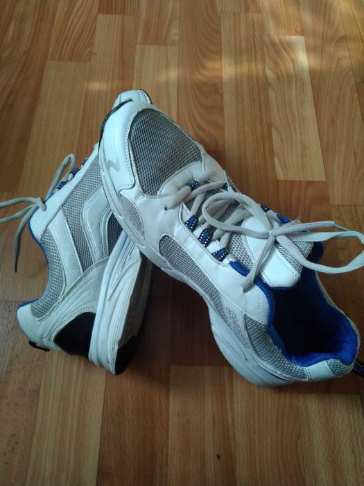 Невесомые дышащие кроссовки р.45 (29) в идеале