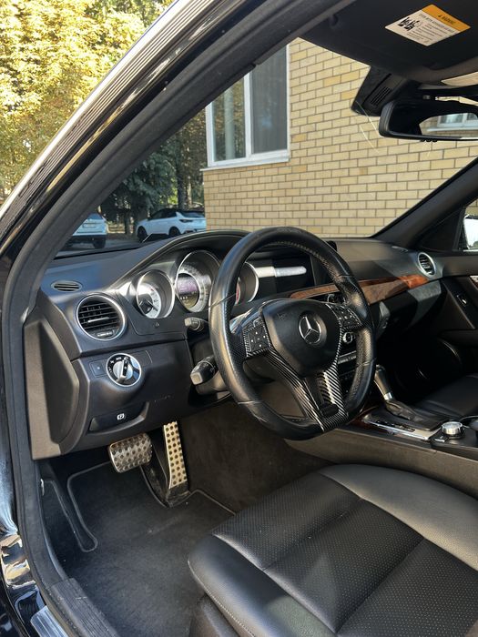 Mercedes-Benz c300 (AMG обвіс) 4х4