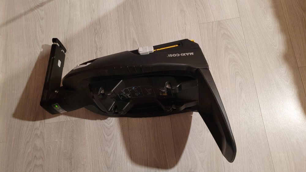 Fotelik samochodowy 0-13 kg - łupina - MAXI COSI + baza