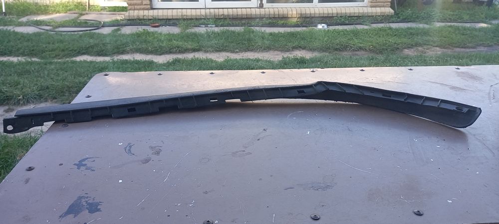 Губа переднего бампера Опель Зефира В