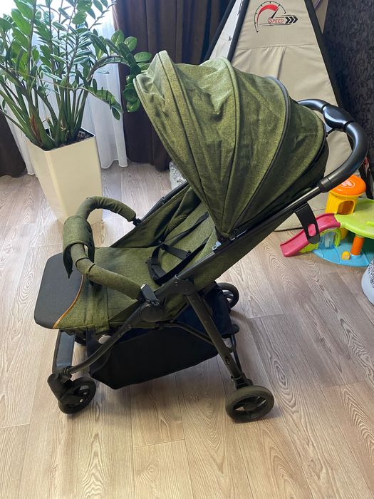 Прогулянковий візочок