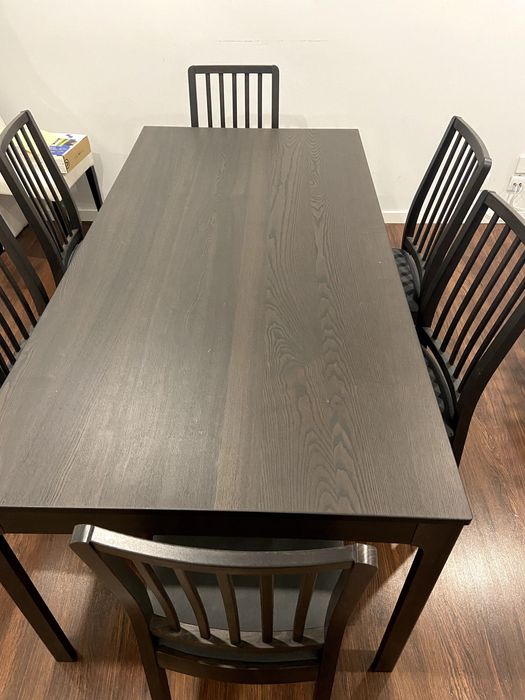 Mesa de Jantar extensível com 6 cadeiras + capa p/ cadeiras