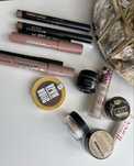 Zestaw kosmetyków inglot eyeliner cielisty artdeco catrice hean