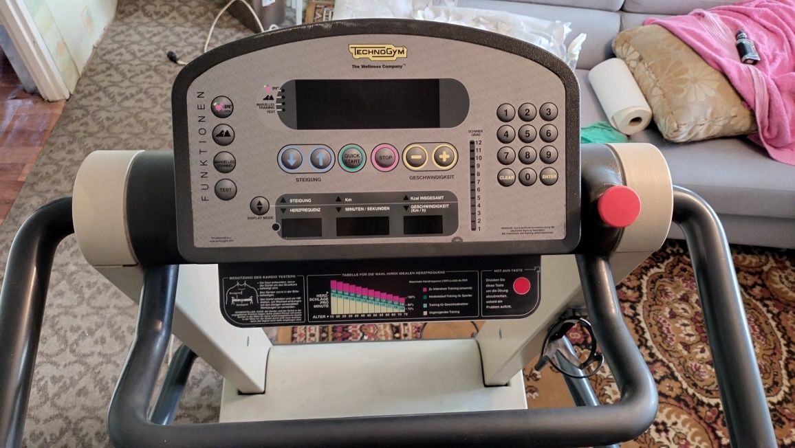 Bieżnia Techno gym run XT 500