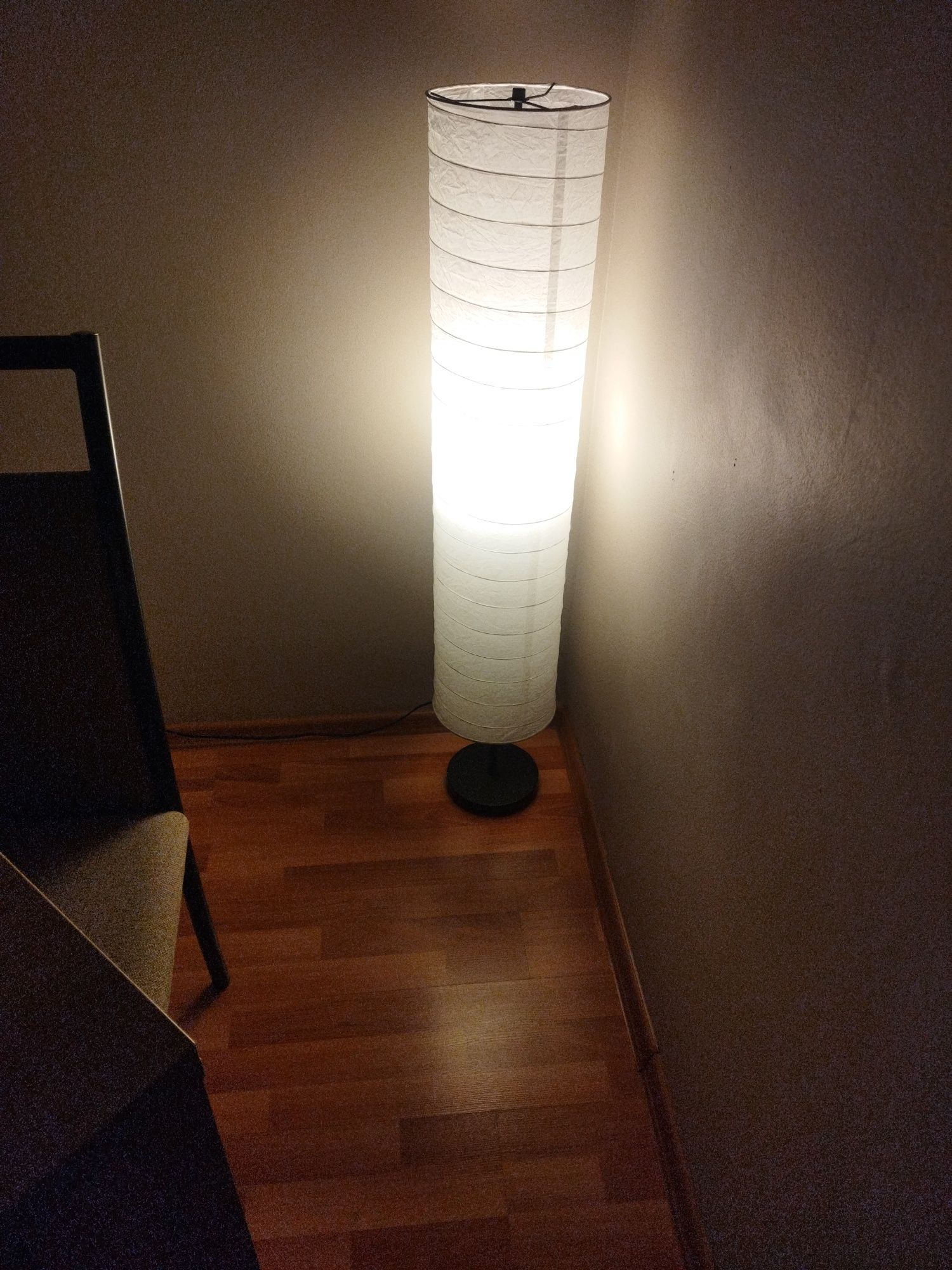 Lampa podłogowa stojąca