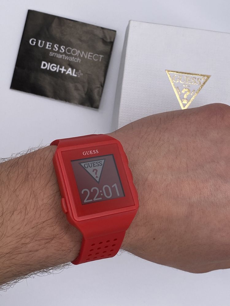 Zegarek smartwatch Retro Vintage Czerwony modny na lato Guess