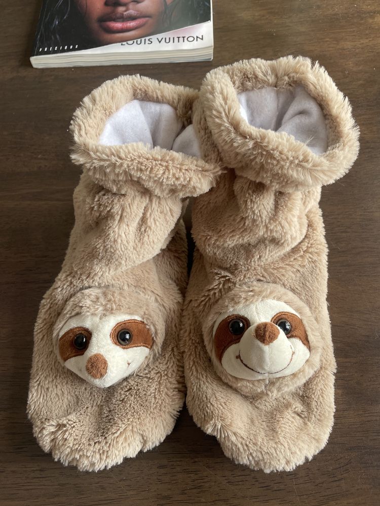 Pantufas inverno emoji e preguiça 37