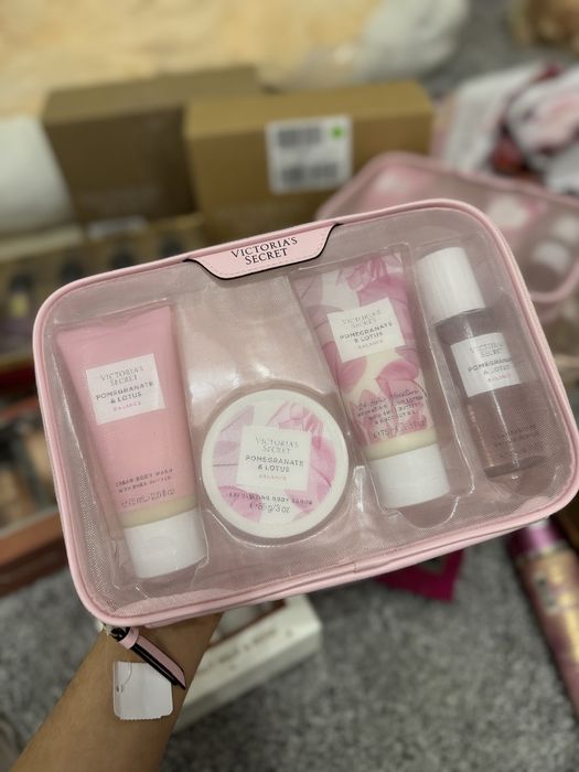 Подарунковий набір Victoria’s Secret косметичка
