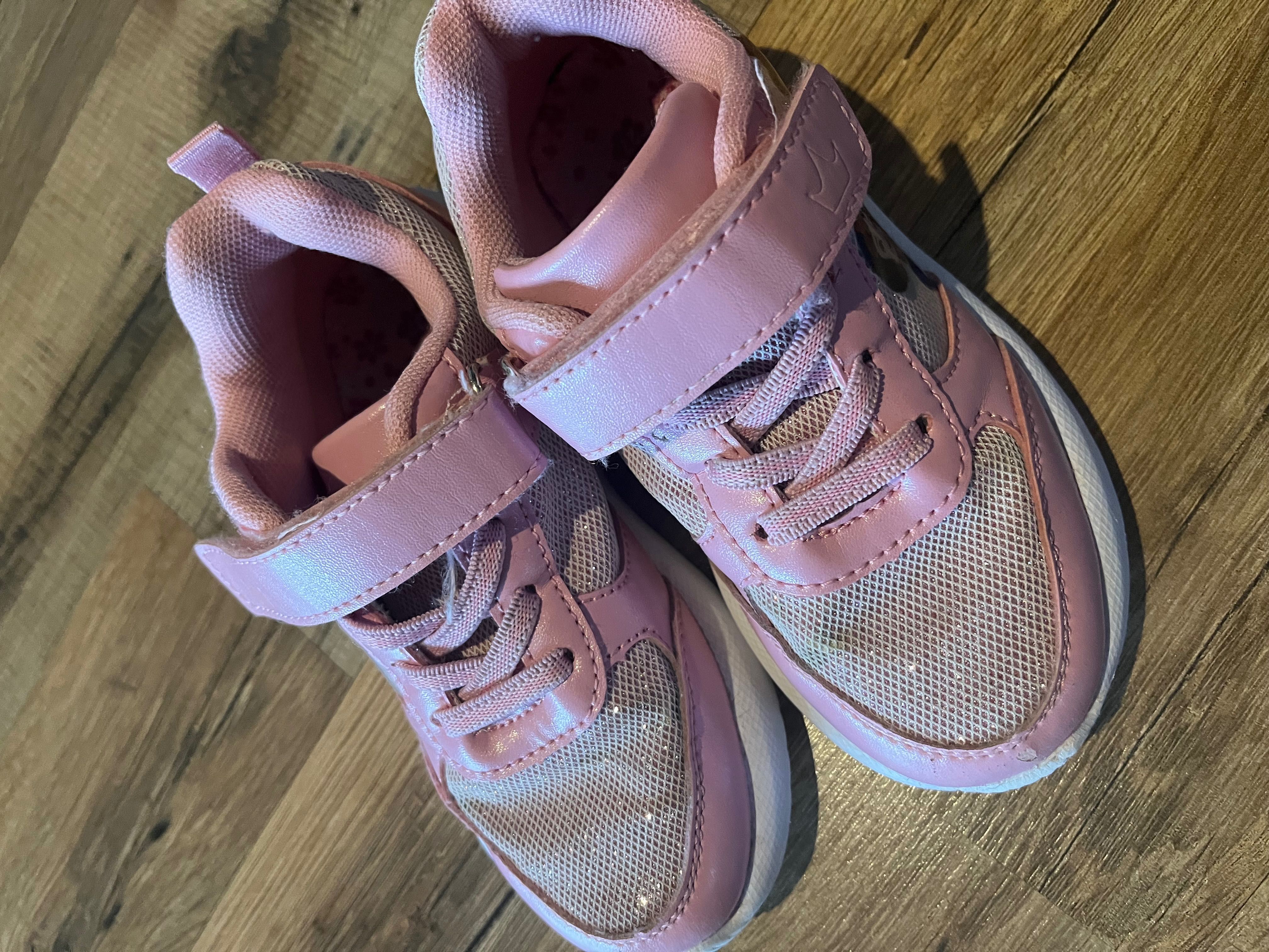 Buty dziecięce CCC z diodami roz 27