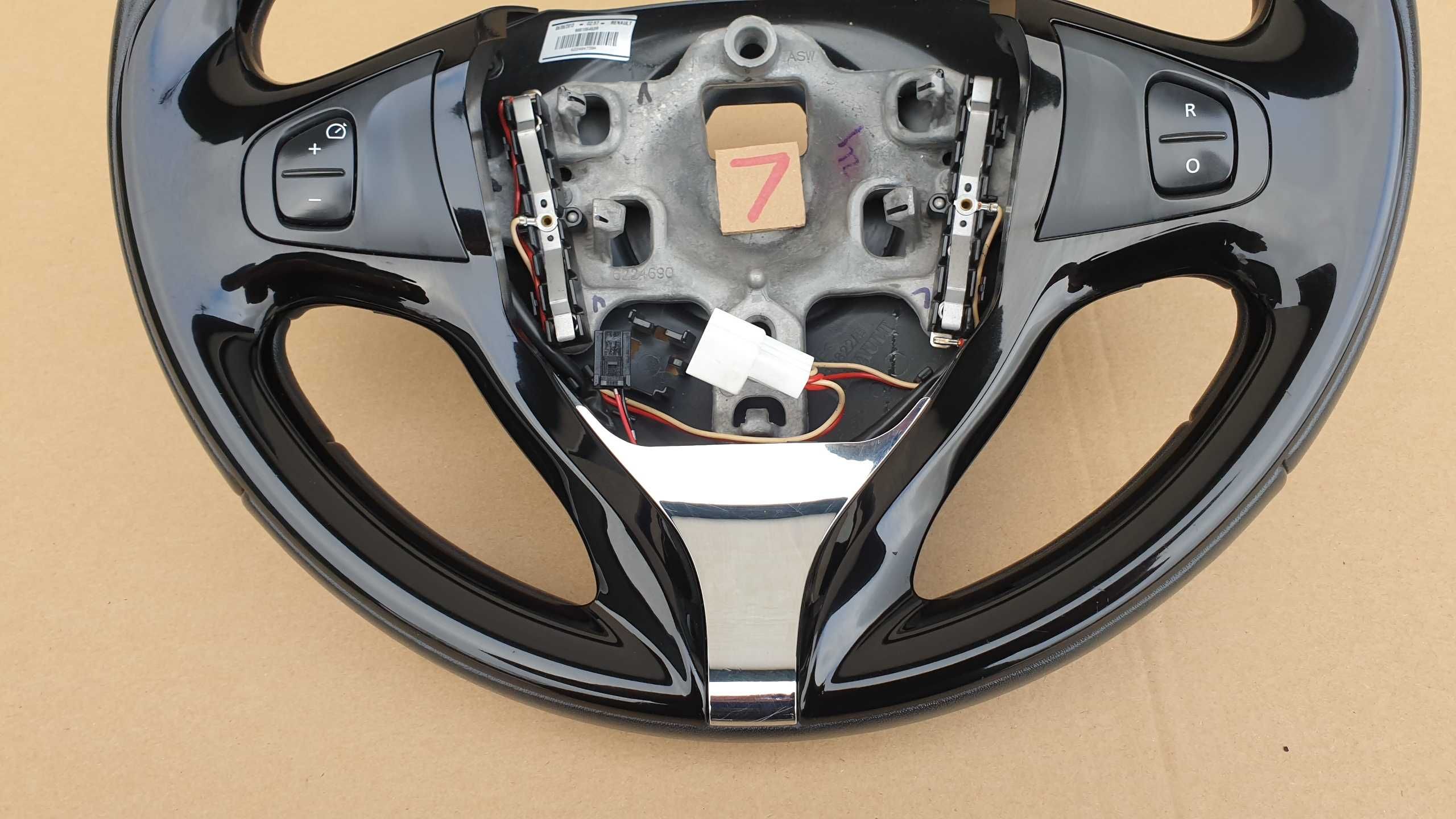 Renault Clio IV 4 kierownica skóra multifunkcja nr7