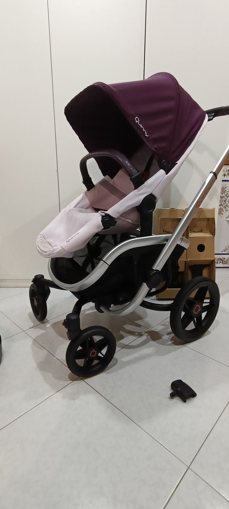 Carrinho Quinny como novo. Usado uma vez