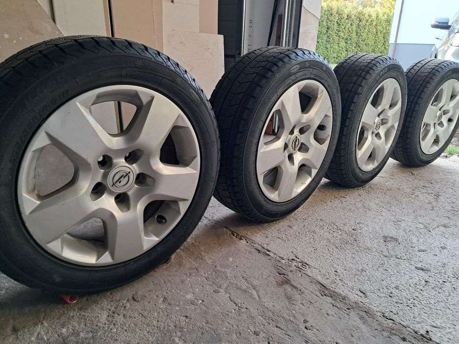 Koła Opel R16 5x110 205x55x16 roczne opony zimowe