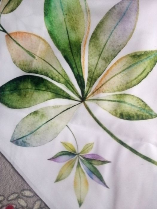 Праздничная скатерть с узором