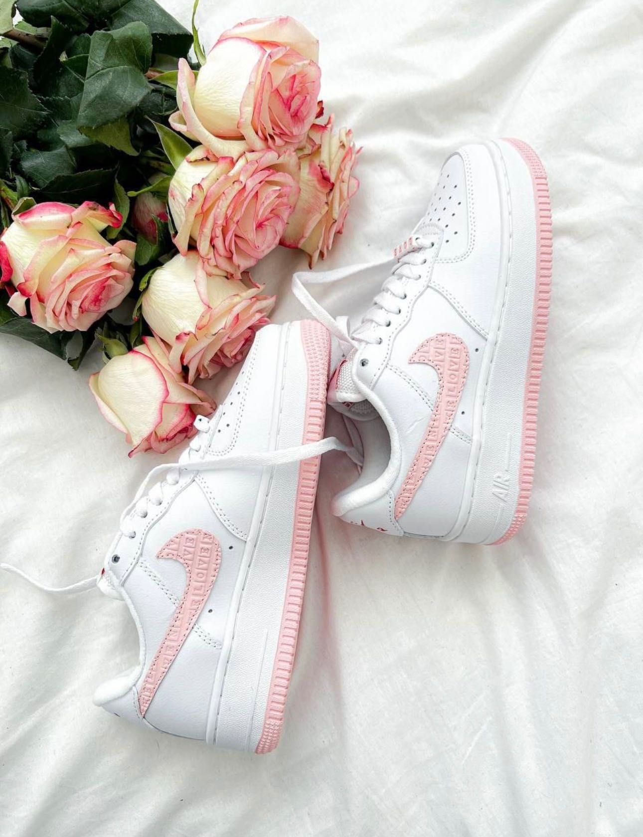 Nike Air Force Love