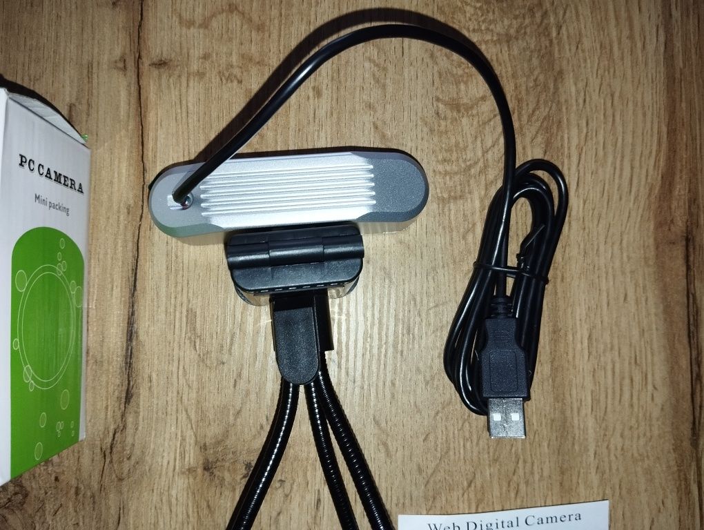 Kamera internetowa na statywie